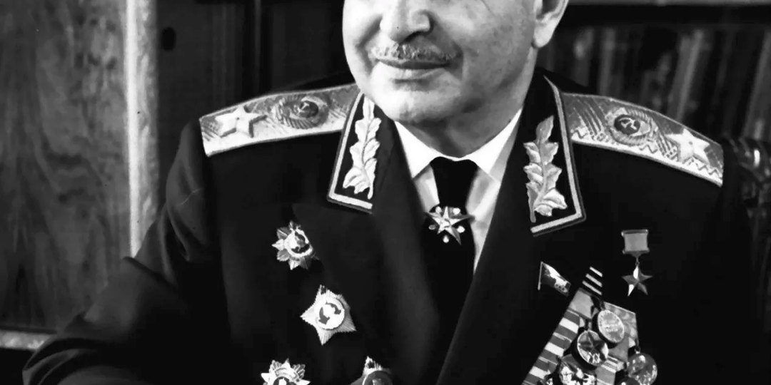 "Умел слушать подчиненных": 3 качества Сталина, которые отметил дважды Герой СССР Баграмян