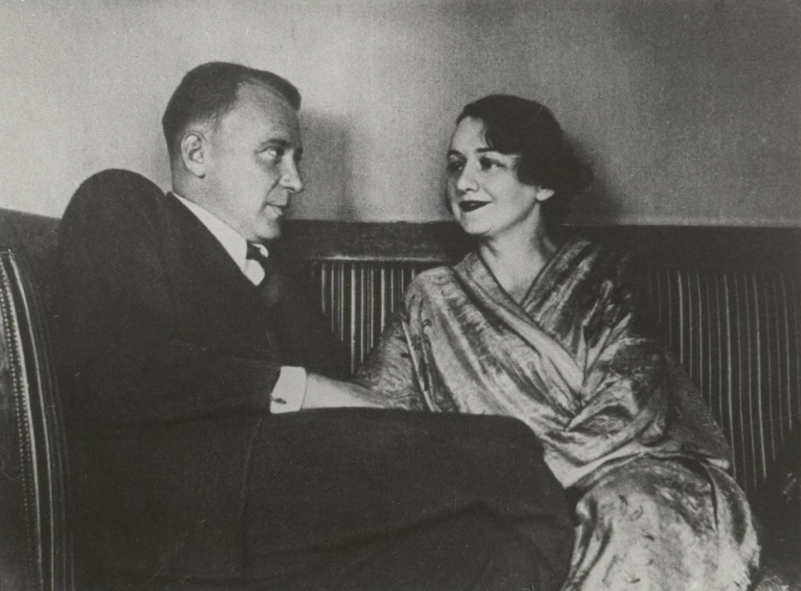 Фотокопия. Булгаков Михаил Афанасьевич и Булгакова Елена Сергеевна. Н. А. Ушакова Апрель 1935 г. [Середина 1980-х — 2000-е гг.]. Музей М. А. Булгакова