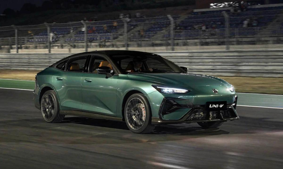 101авто.ру: Changan UNI-V