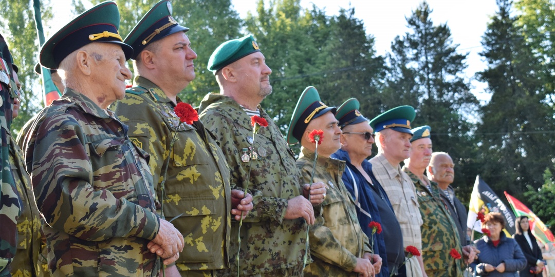 В Тарусе пограничники встретили свой праздник