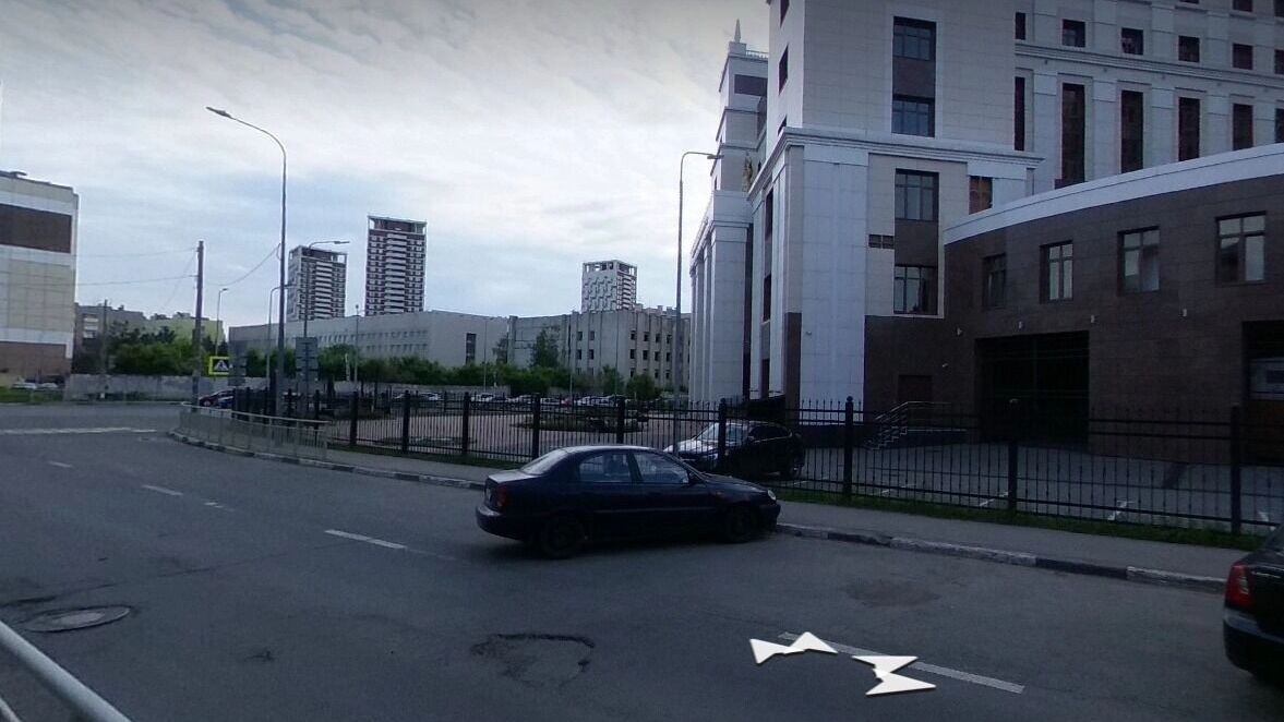    Улицу возле Нижегородского облсуда оцепили после атаки БПЛА   Яндекс.Панорамы