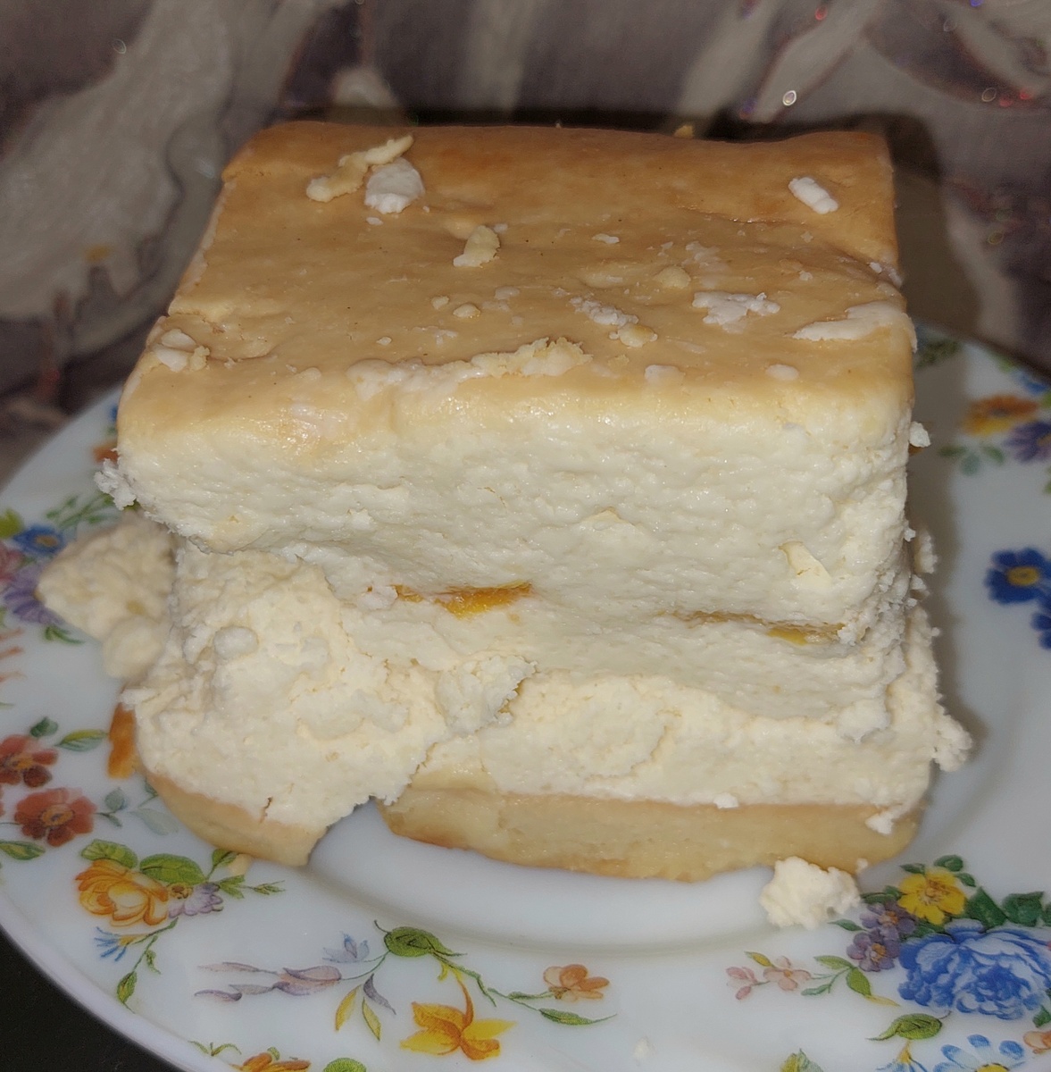 Запеканка ванильная с персиками. Цена за 1кг  635 руб. 