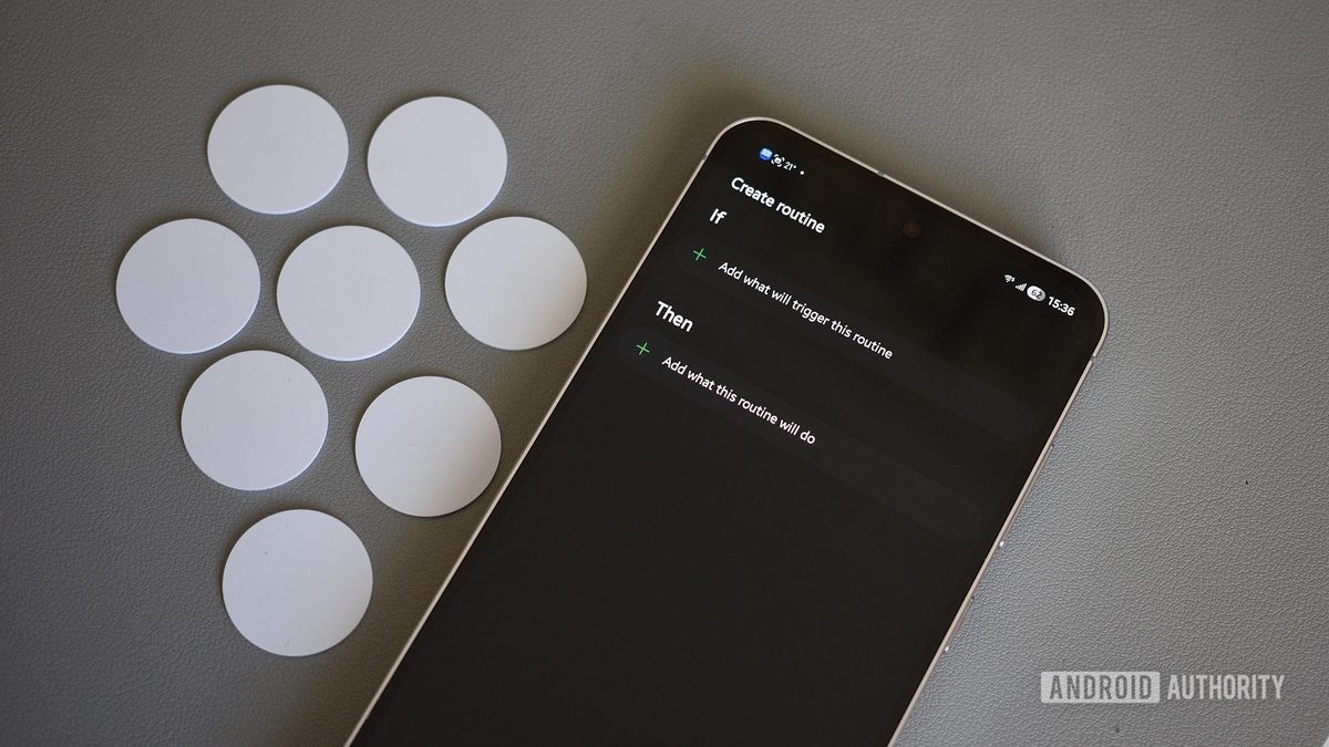 Функция Samsung Routines в One UI часто остается незамеченной, хотя способна значительно оптимизировать работу со смартфоном. Автор Android Authority делится пятью сценариями автоматизации, которые упростили его взаимодействие с Galaxy-устройством.

Источник изображения: Android Authority