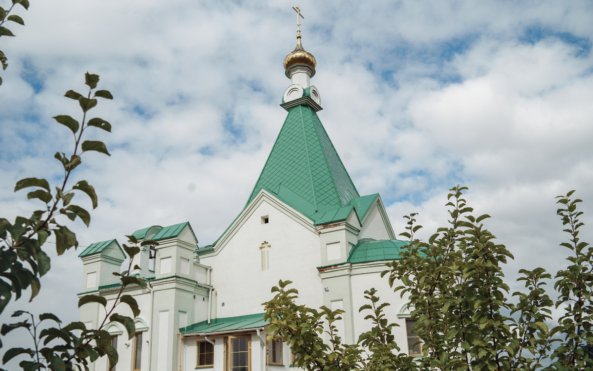    Не работать, не жениться, не ходить на кладбище – насколько верны главные мифы о Троице