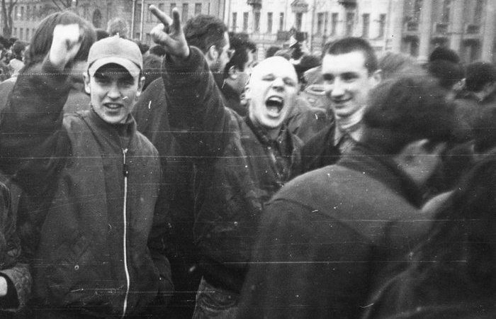 В конце 1980-х годов начался взлёт праворадикальных сообществ.