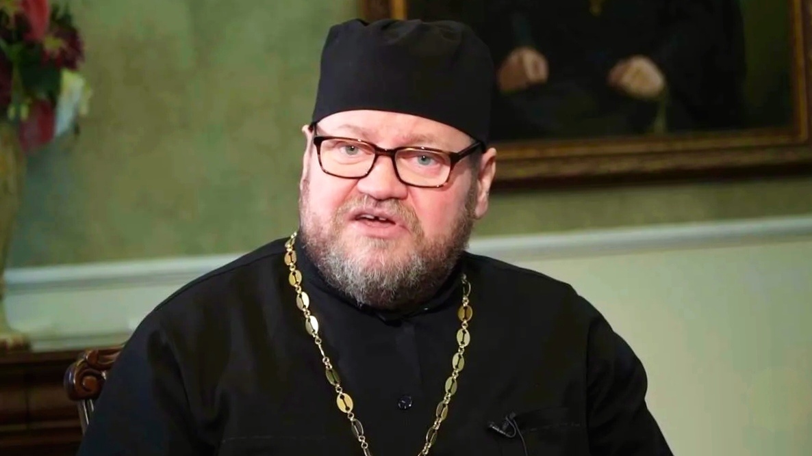Олег Стеняев — протоиерей, клирик храма Рождества Иоанна Предтечи в Сокольниках (г. Москва), богослов, проповедник, миссионер, публицист, писатель, руководитель Центра реабилитации жертв нетрадиционных религий имени Алексея Хомякова.