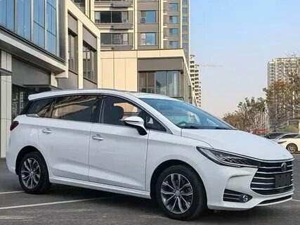 «Семейный флагман BYD: обзор Song Max»