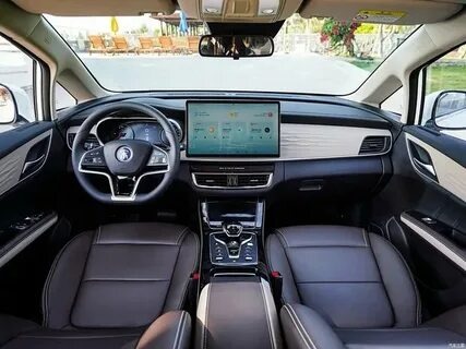 «Вместительность и стиль: знакомимся с BYD Song Max»