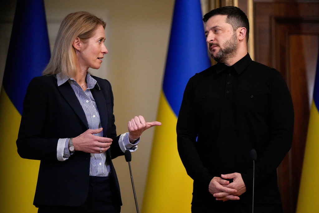     Кая Каллас и Владимир Зеленский / AP / Julia Demaree Nikhinson