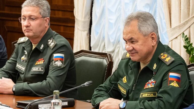 Кремль приказал обобрать до нитки бывших замов Шойгу и их семьи