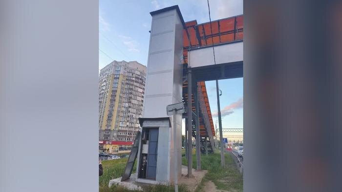 Во Владимире женщина с коляской упала в шахту лифта надземного перехода. Фото © MAX / Следком Владимирской области
