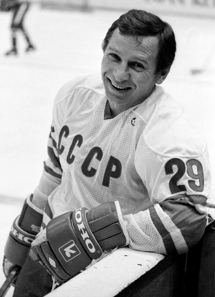 Евгений Майоров на льду во время игры