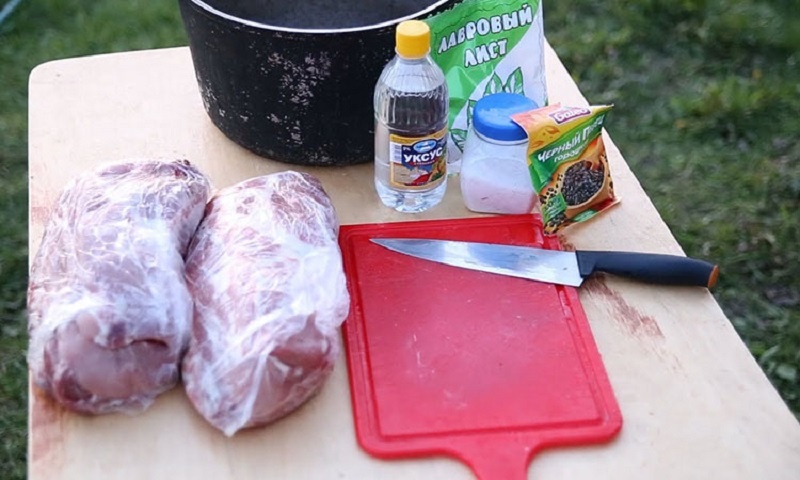 Грузинский шашлык в маринаде с уксусом: старинный секрет для сочного мяса  