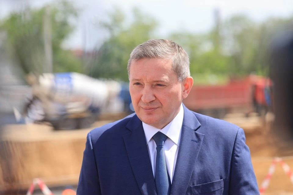    Андрей Бочаров сообщил о погибшем рабочем в ходе атаки ВСУ. Администрация Волгоградской области.