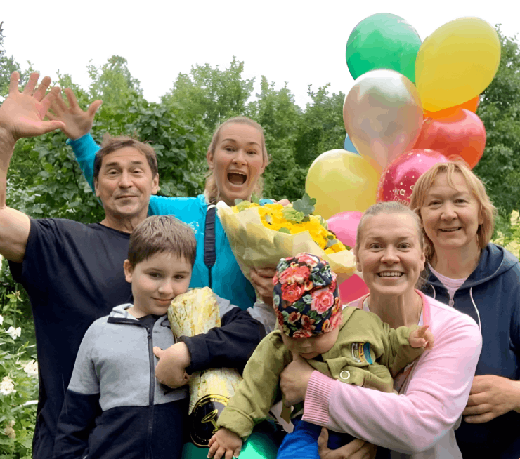 С родителями, старшей сестрой, племянником и сыном Андрюшей