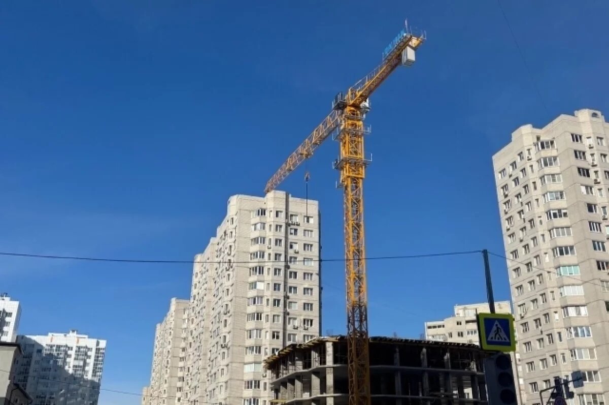    Инспекторы проверили ход строительства новой многоэтажки в Салехарде