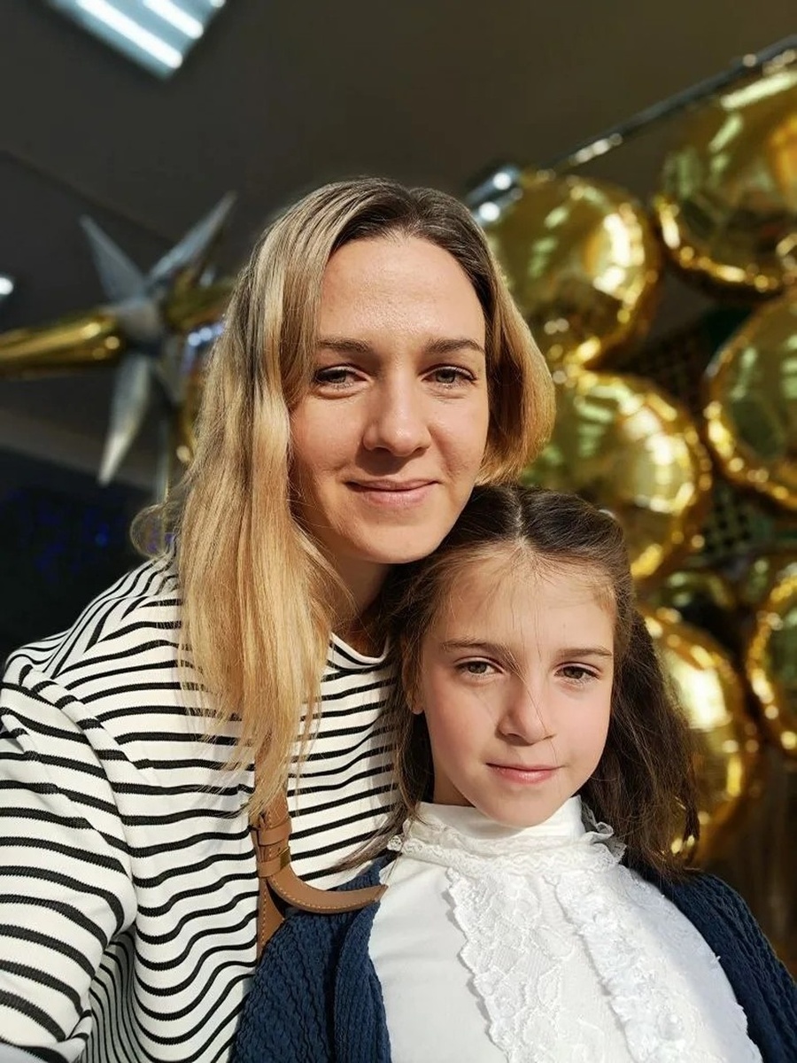    Елена Пуряева с дочкой. Фото из семейного фотоальбома героини материала.