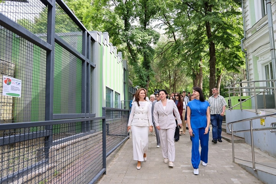    Депутаты положительно оценили подготовку зоопарка к 100-летию. Фото: Дмитрий Ковалев, пресс-служба Ростовской-на Дону городской Думы.