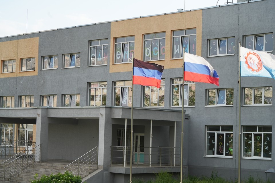    Восстановленный строительный колледж в Мариуполе Александр ИВАНОВ