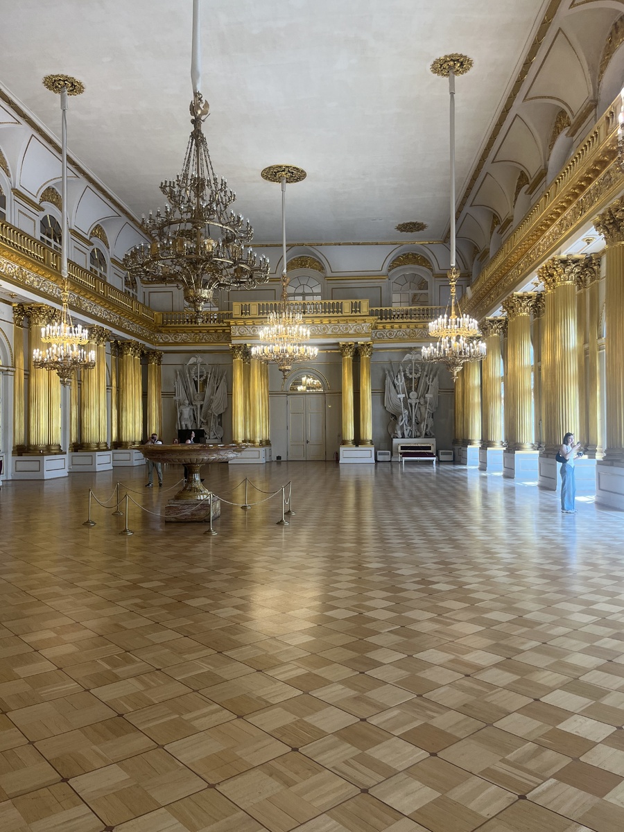 Гербовый зал Зимнего дворца. Фото автора.