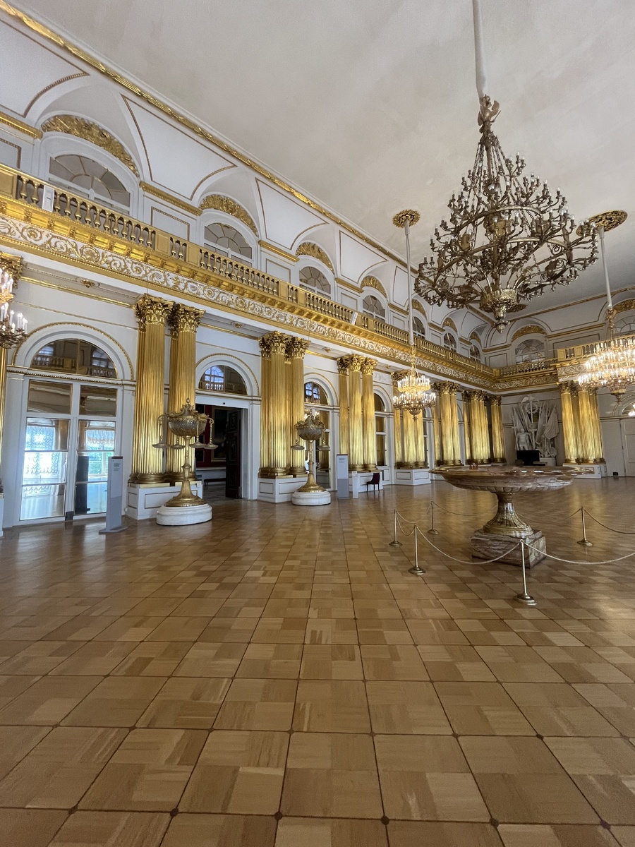 Гербовый зал Зимнего дворца. Фото автора.