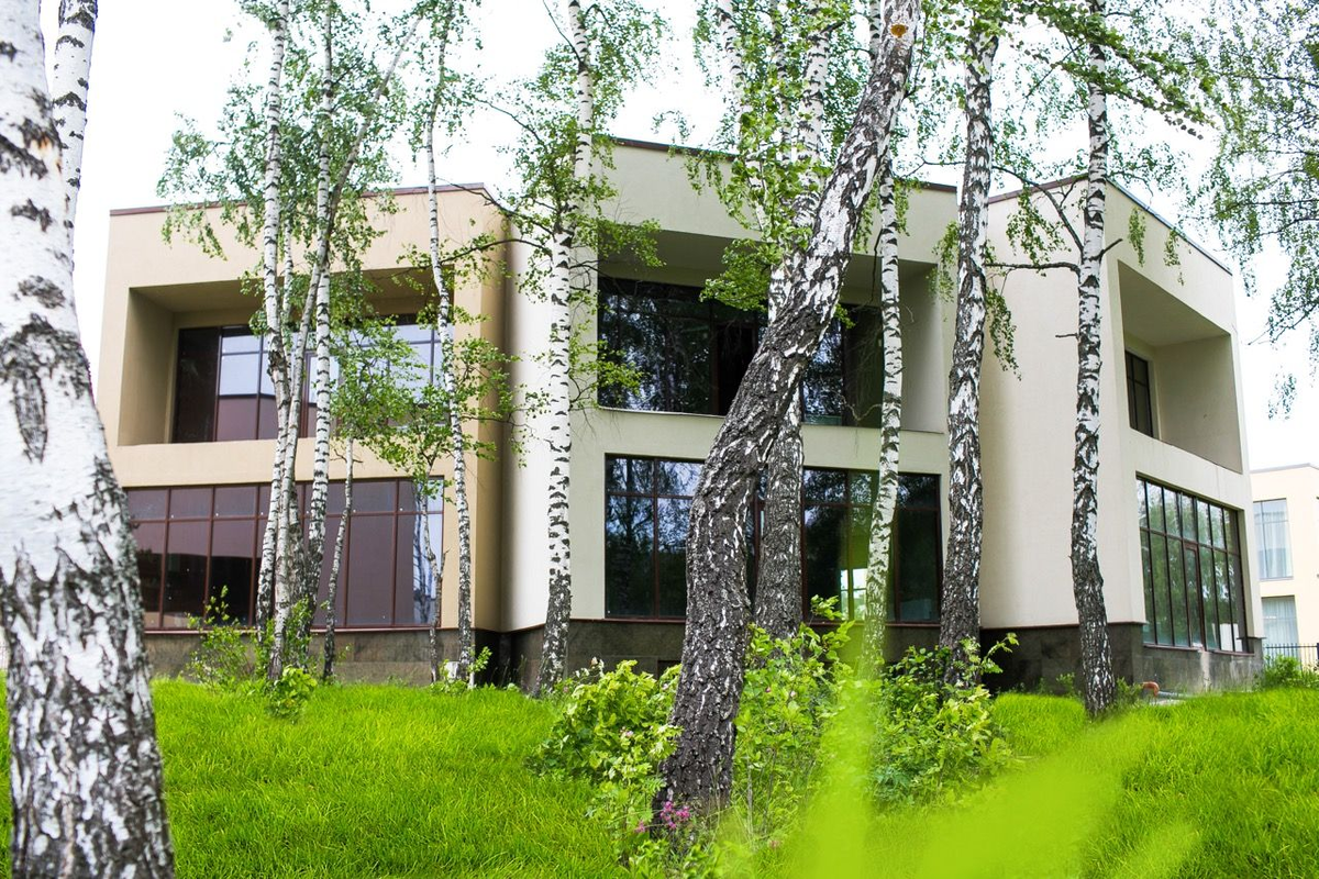 ФОТО: КП «БЕРЁЗКИ RIVER VILLAGE». NF GROUP. CROCUS FITNESS