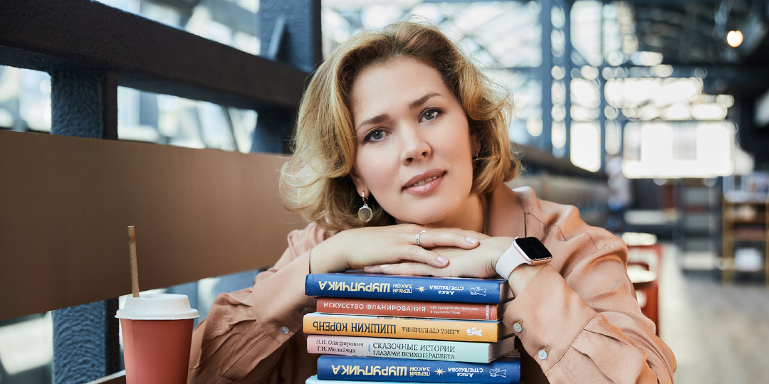 «Я отправила пару рассказов в Cosmopolitan и, не получив ответа, решила больше никогда не писать» – интервью с Алисой Стрельцовой