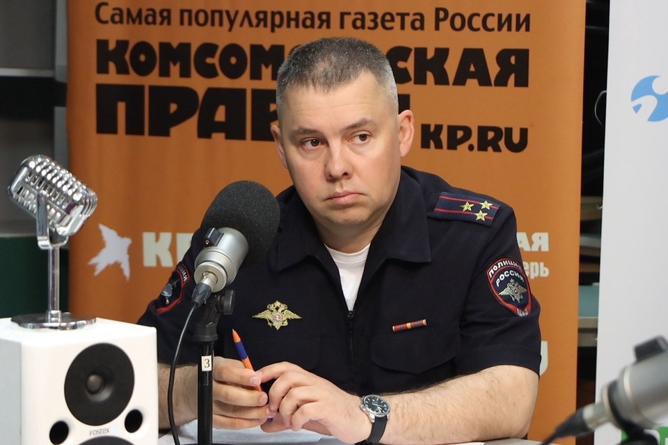    Антон Егорьев в студии Павел МАКАРОВ