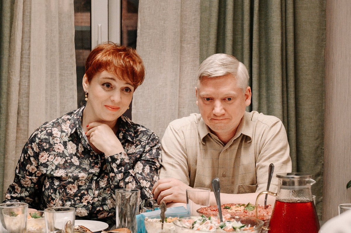    Нелли Уварова и Павел Ворожцов в сериале «Между нами химия»