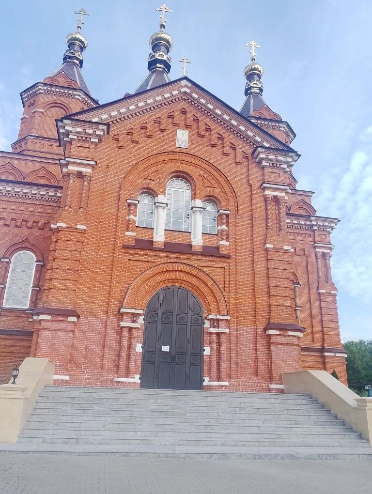 В монастыре есть храм . Взяла для заставки .  