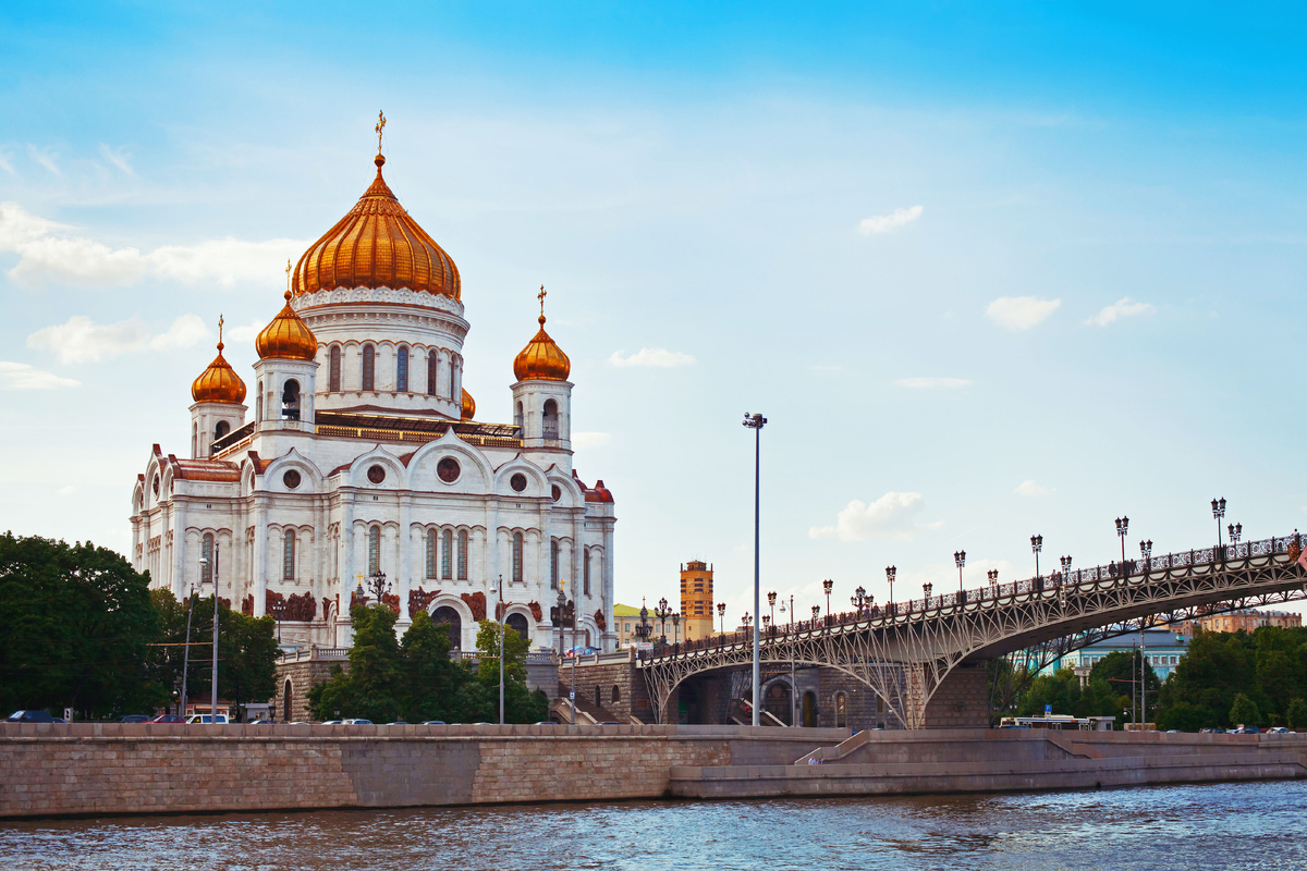     Троица в 2026 году: какого числа отмечается, что можно и нельзя делать по традиции