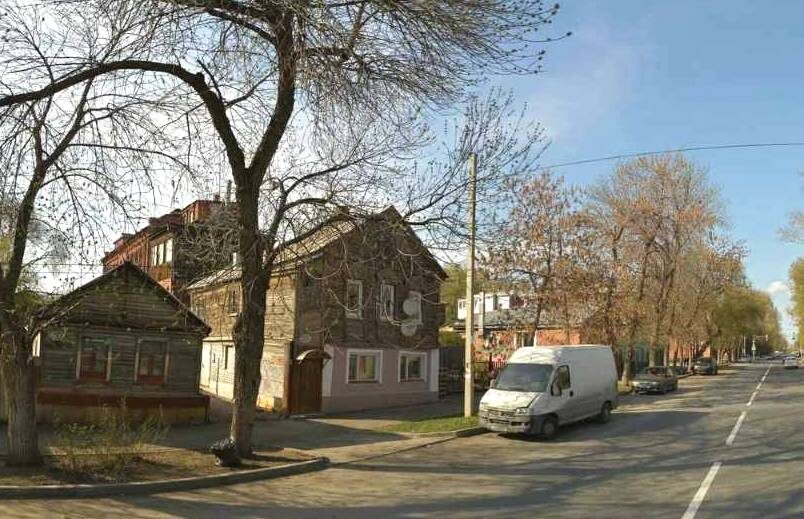 Усадьба А.А. Евстратовой в панораме улицы. Фото из открытых источников в интернете
