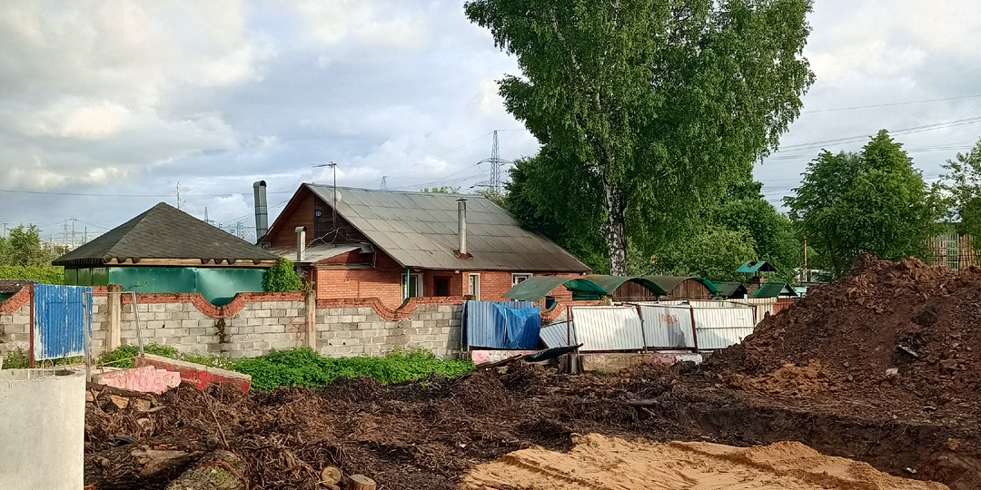 Изъятие земельного участка и 💒 дома у двух семей для государственных нужд, с подселением чужих людей, - отменил решение!