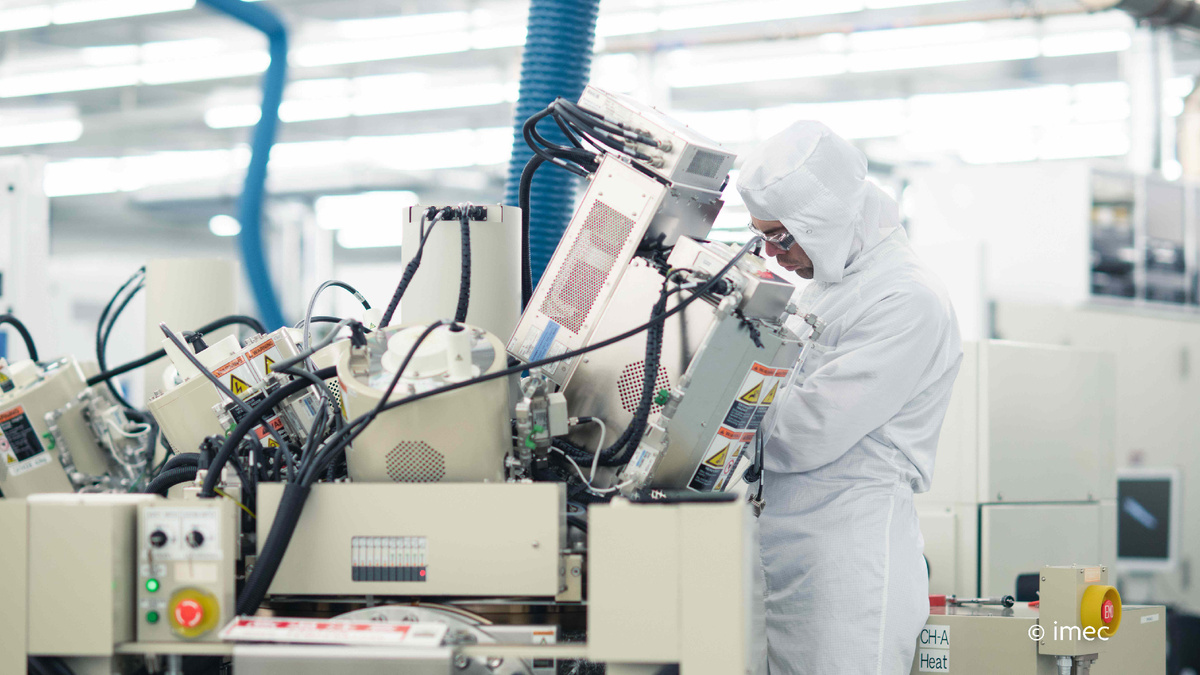 В чистых помещениях центра IMEC. Изображение: imec-int.com
