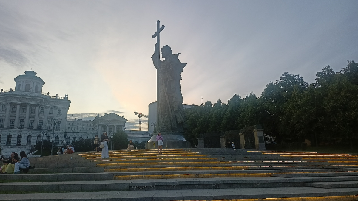 Владимир Креститель у Красной площади. Символ новой России. Фото автора.