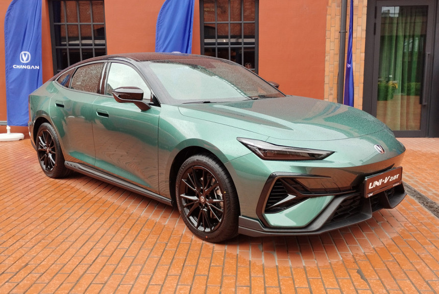 Новый Changan Uni-V 2026