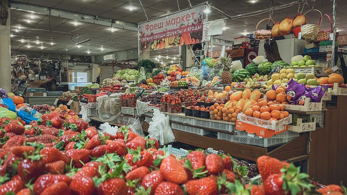    ХМАО предрекли замену армянских томатов и клубники на греческие   1MI