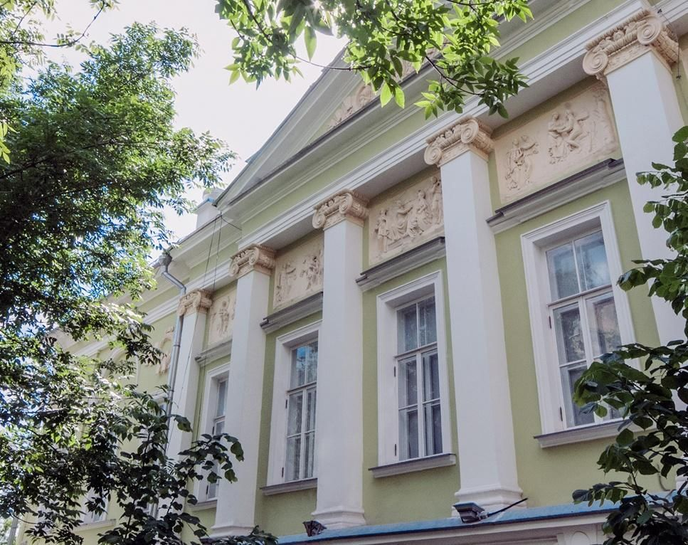 Источник фото: https://www.culture.ru/institutes/43099/vystavochnye-zaly-rosizo
