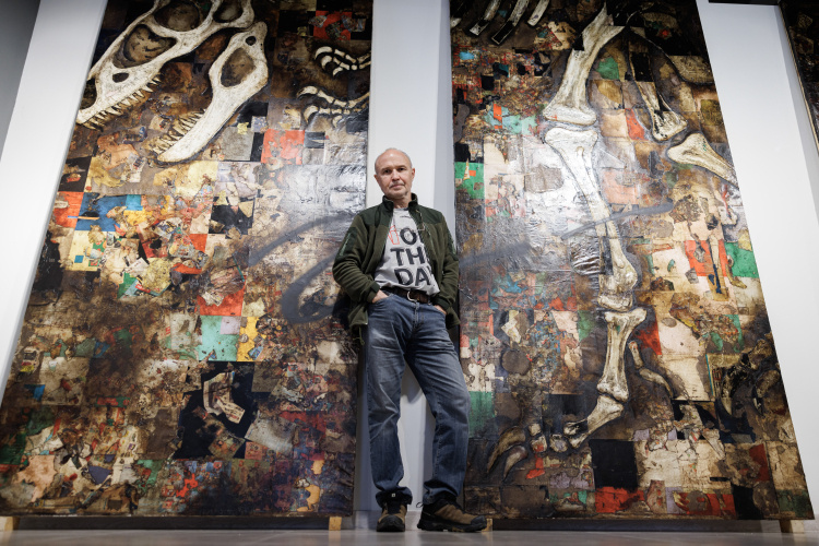    Уфимский художник Ринат Миннебаев: «Мне кажется, потомки смогут прочитать наши надежды и переживания».   
Фото: «БИЗНЕС Online»