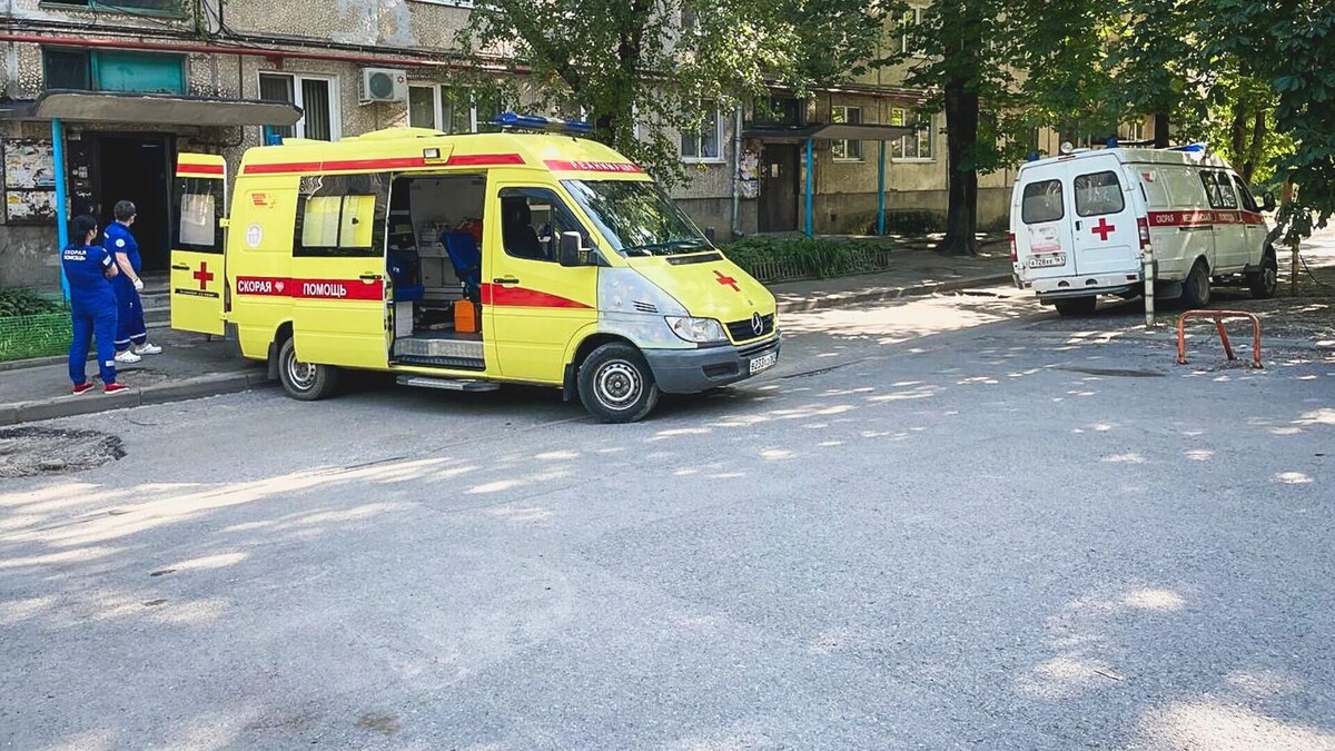    Два человека попали в больницу после атаки БПЛА на Ростовскую область   1MI