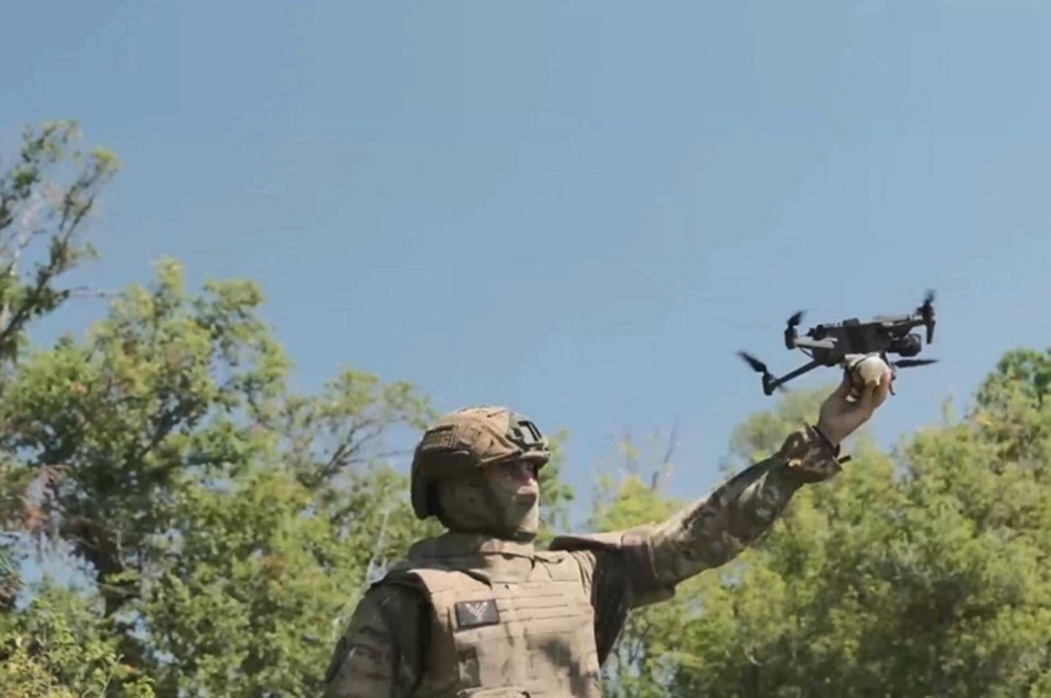    Военнослужащие группировки «Центр», используя беспилотники, планомерно работают над срывом логистических цепочек противника в данном районе. Фото (архив): Минобороны России