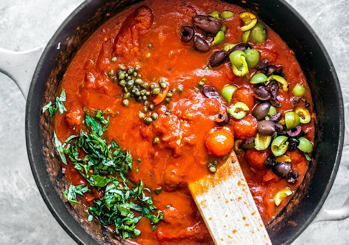 Фото: Easy Puttanesca Sauce - Killing... killingthyme.net