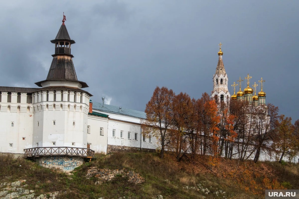     История Верхотурского кремля началась в 1598 году с деревянного острога