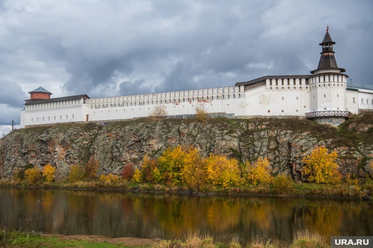     Современные замеры кремля показали площадь менее 2 га