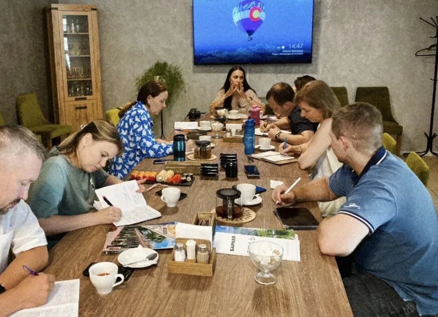 Фото с тренинга об осознанном родительстве для предпринимателей
