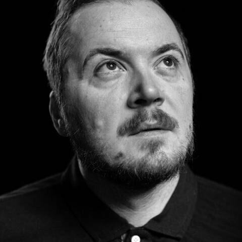    Автоэксперт Ракитин: такси придется оклеивать пленкой, хорошая стоит около 200 000 рублей   fedpress.ru