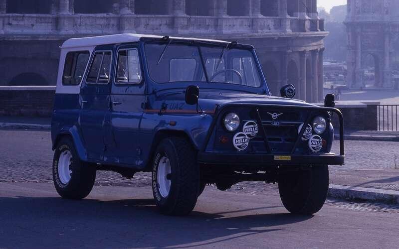 УАЗ с жестким верхом в Риме📷
