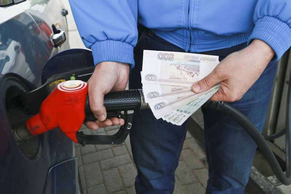    Дизельное топливо подорожало на 20 копеек — до 73,63 рубля. Олег УКЛАДОВ