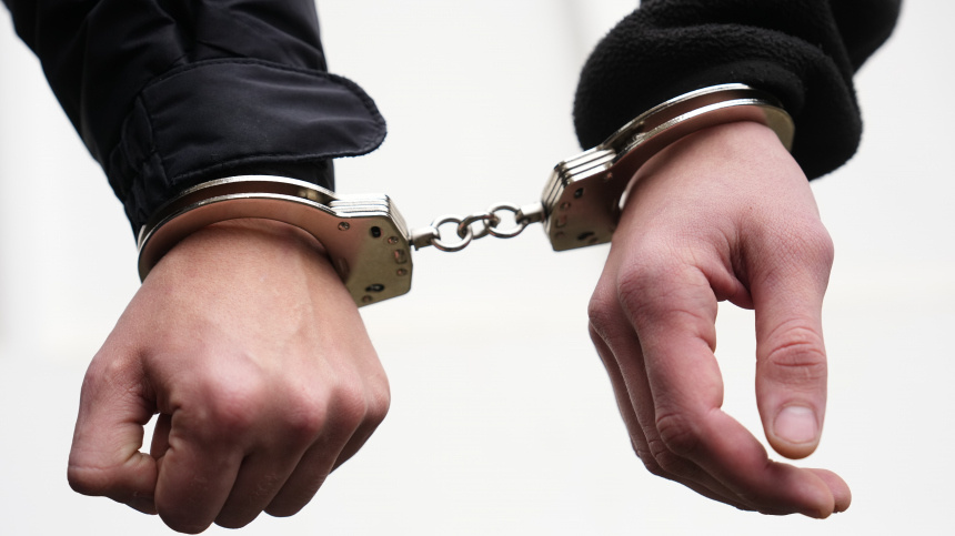 Мужчина затащил девочку в подъезд и пытался изнасиловать в Тюмени