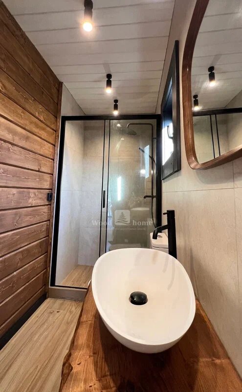 На фото: работа компании “WOOD HOME”.